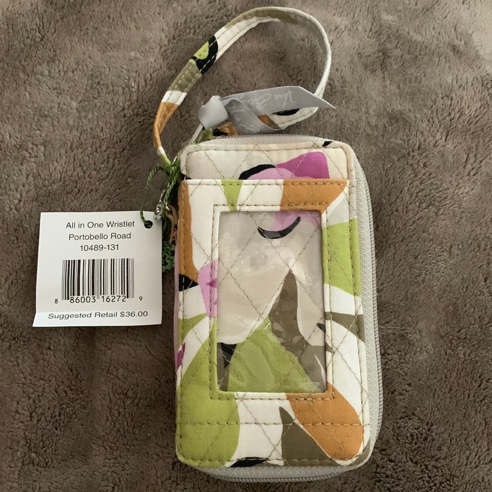 Vera Bradley NWT All in One Wristlet. Portobello Road Pattern